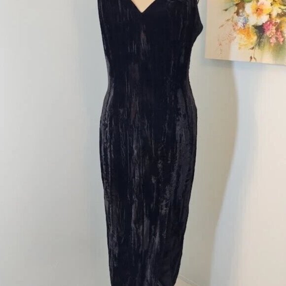Roberta Black Velvet Dress size 11/12 Spaghetti Straps Side Slit Vintage - Picture 3 of 7